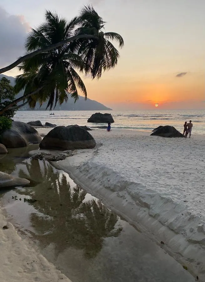 Crystal Shores Self Catering Apartments - Beau Vallon, Seychelles Beau Vallon  0*, Beau Vallon (Mahe) Seychelles