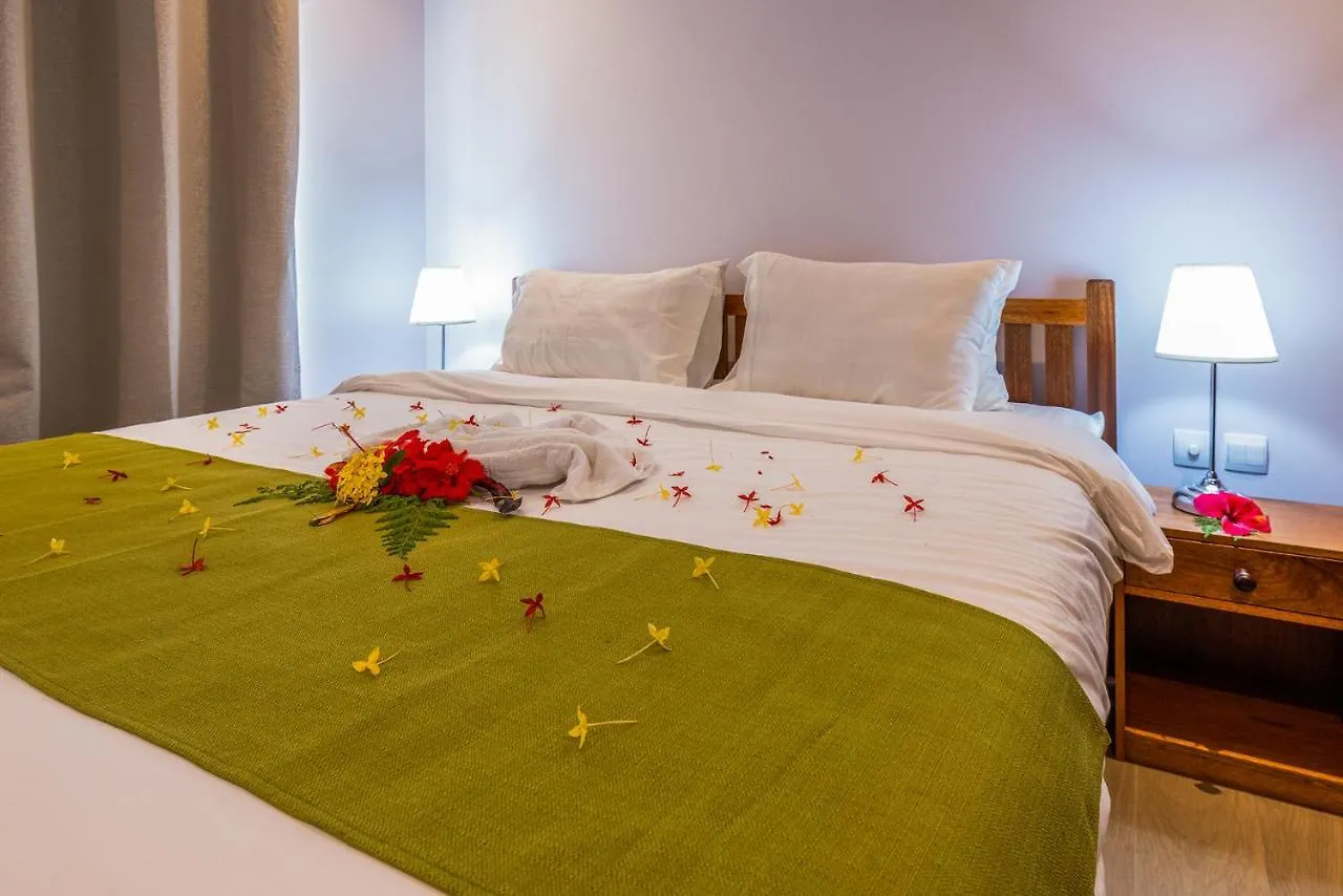 Crystal Shores Self Catering Apartments - Beau Vallon, Seychelles Beau Vallon  0*, Beau Vallon (Mahe) Seychelles